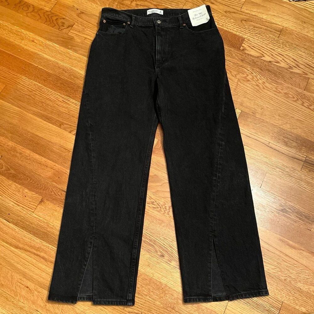 NWT Abercrombie The 90s Relaxed Jeans